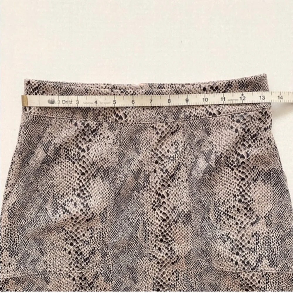 ($10) NEW Snakeskin Print Mini Skirt